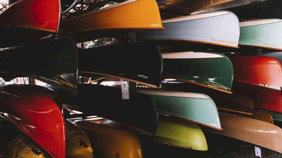 Canots colorés à vendre